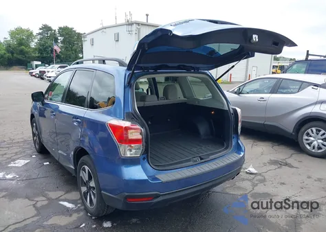 2018 Subaru Forester 2.5I Premium z USA, uszkodzony, nr VIN JF2SJAEC7JH605815